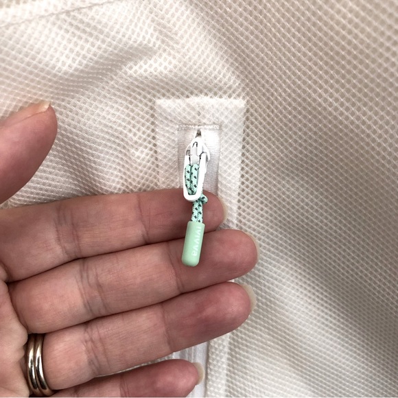 EUC Ivivva girl’s hooded rain jacket - Picture 4 of 14